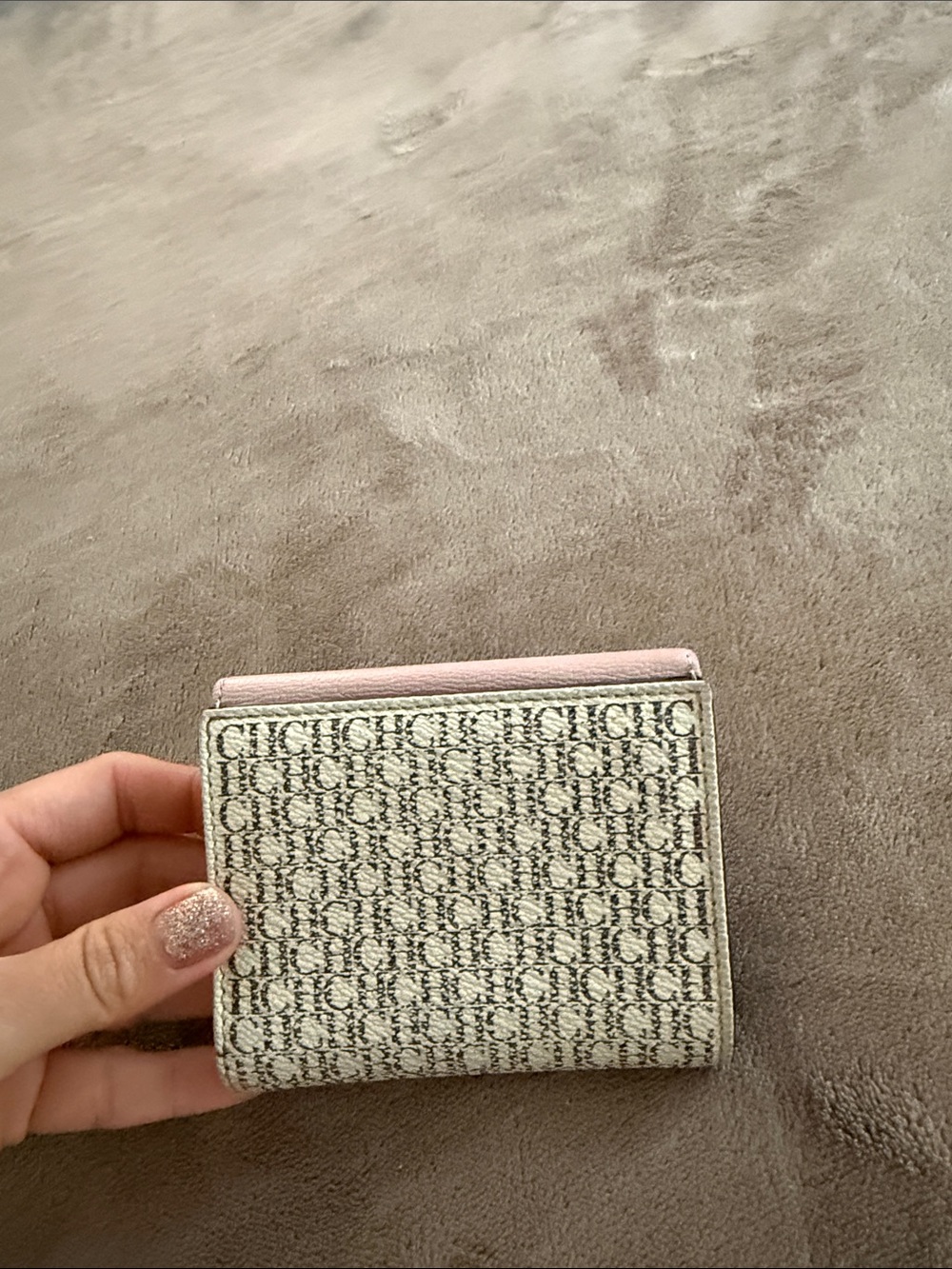 Carolina Herrera Dusty Pink and Beige Monogram Compact Wallet - Picture 2 of 6